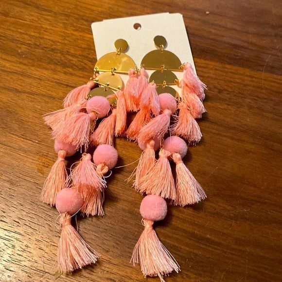 2 pairs earrings  white, pink - Picture 2 of 6